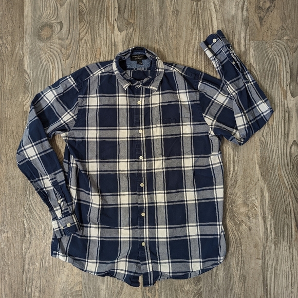 Banana Republic Factory Standard Fit blue plaid long sleeve button down L - Picture 1 of 6